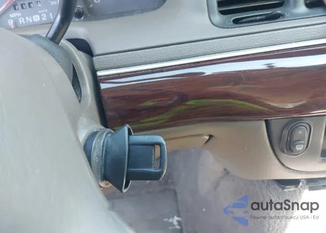 2004 Mercury Grand Marquis Gs z USA, uszkodzony, nr VIN 2MEFM74W64X625210